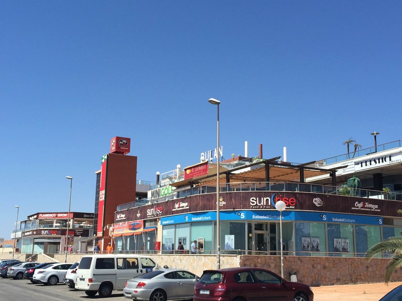 Hermosa casa adosada de 2 dormitorios y 2 baños en Punta Prima