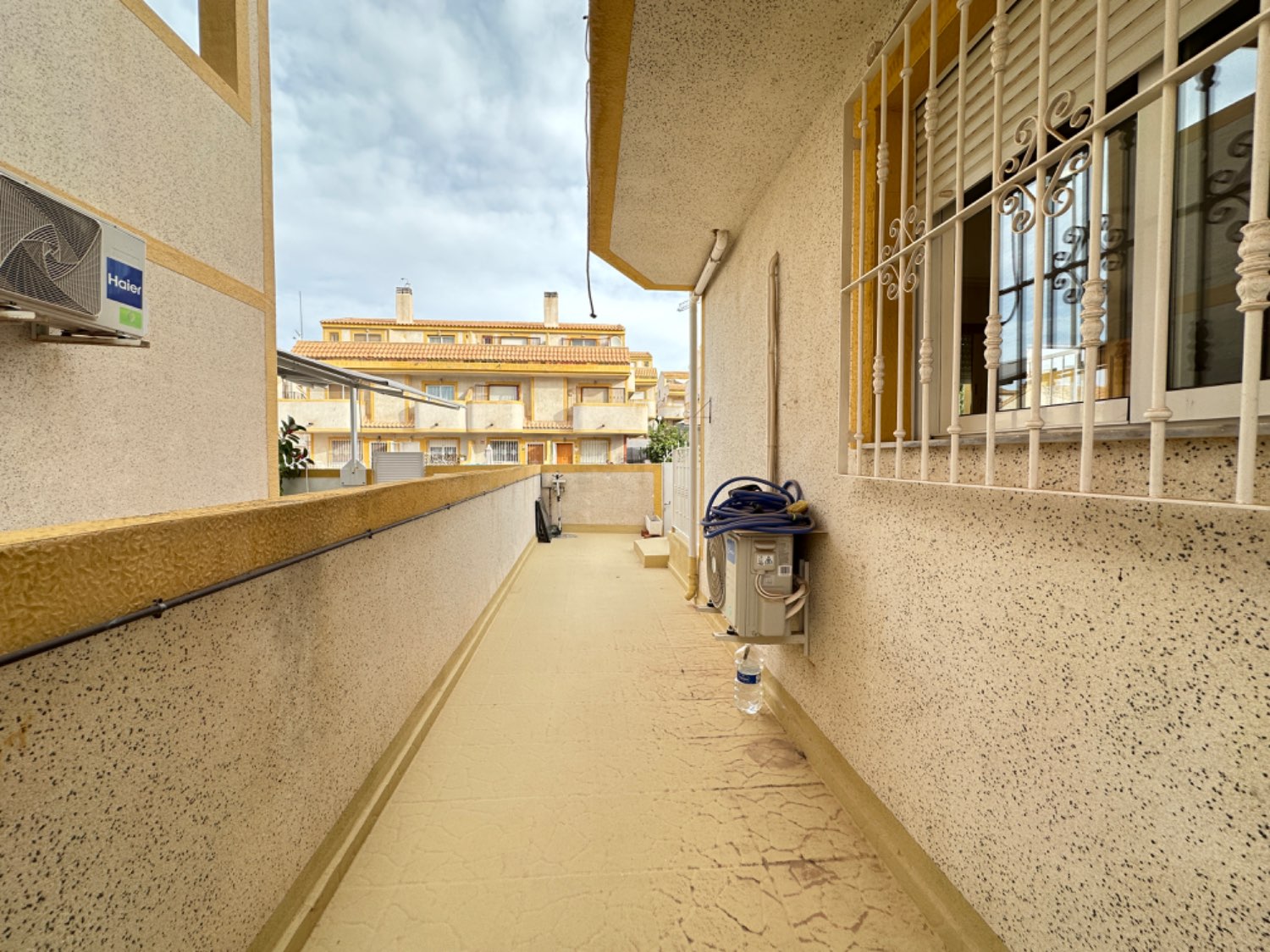 Duplex situé dans les hauteurs d’Orihuela costa avec 4 chambres, 3 salles de bains, garage souterrain