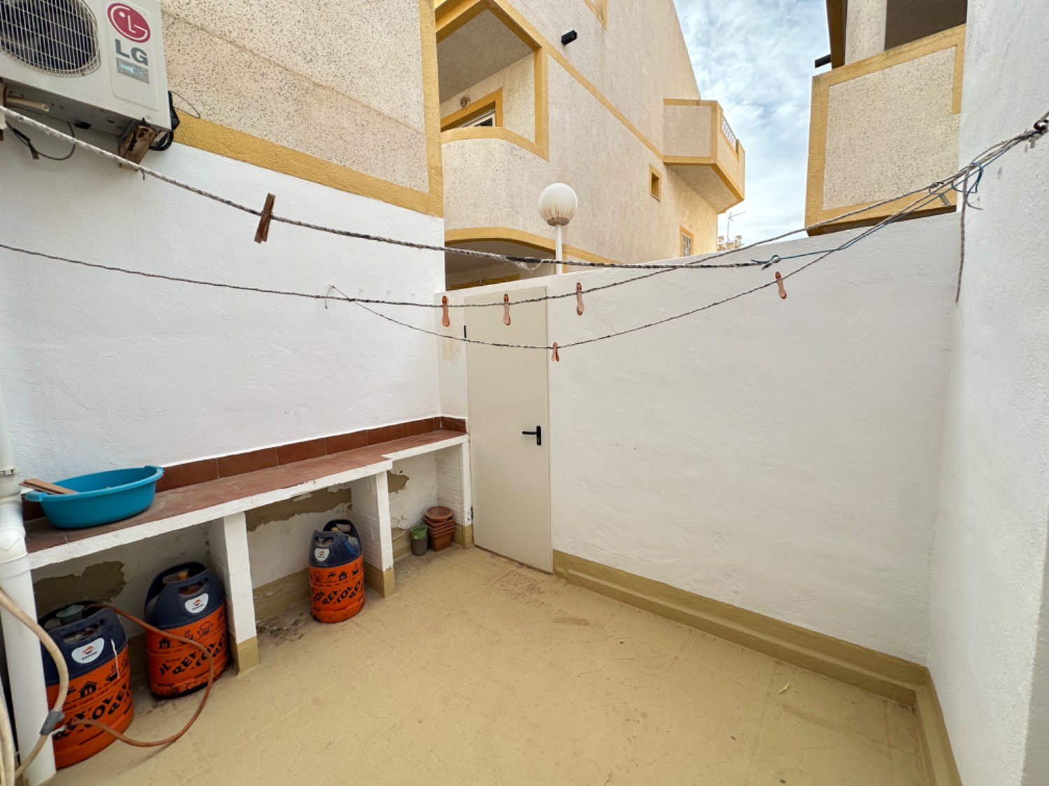 Duplex situé dans les hauteurs d’Orihuela costa avec 4 chambres, 3 salles de bains, garage souterrain