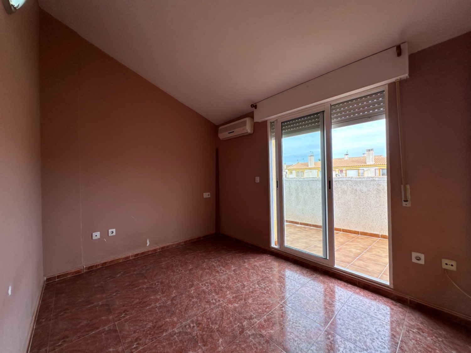 Opportunity! Duplex located in the heights of Orihuela costa with 4 bedrooms, 3 bathrooms, underground garage