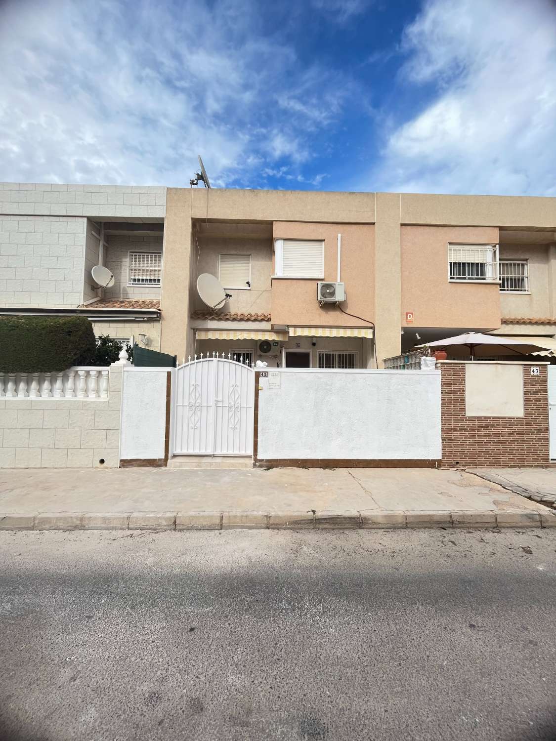 Casa adosada de 2 dormitorios en Aguas Nuevas, Torrevieja