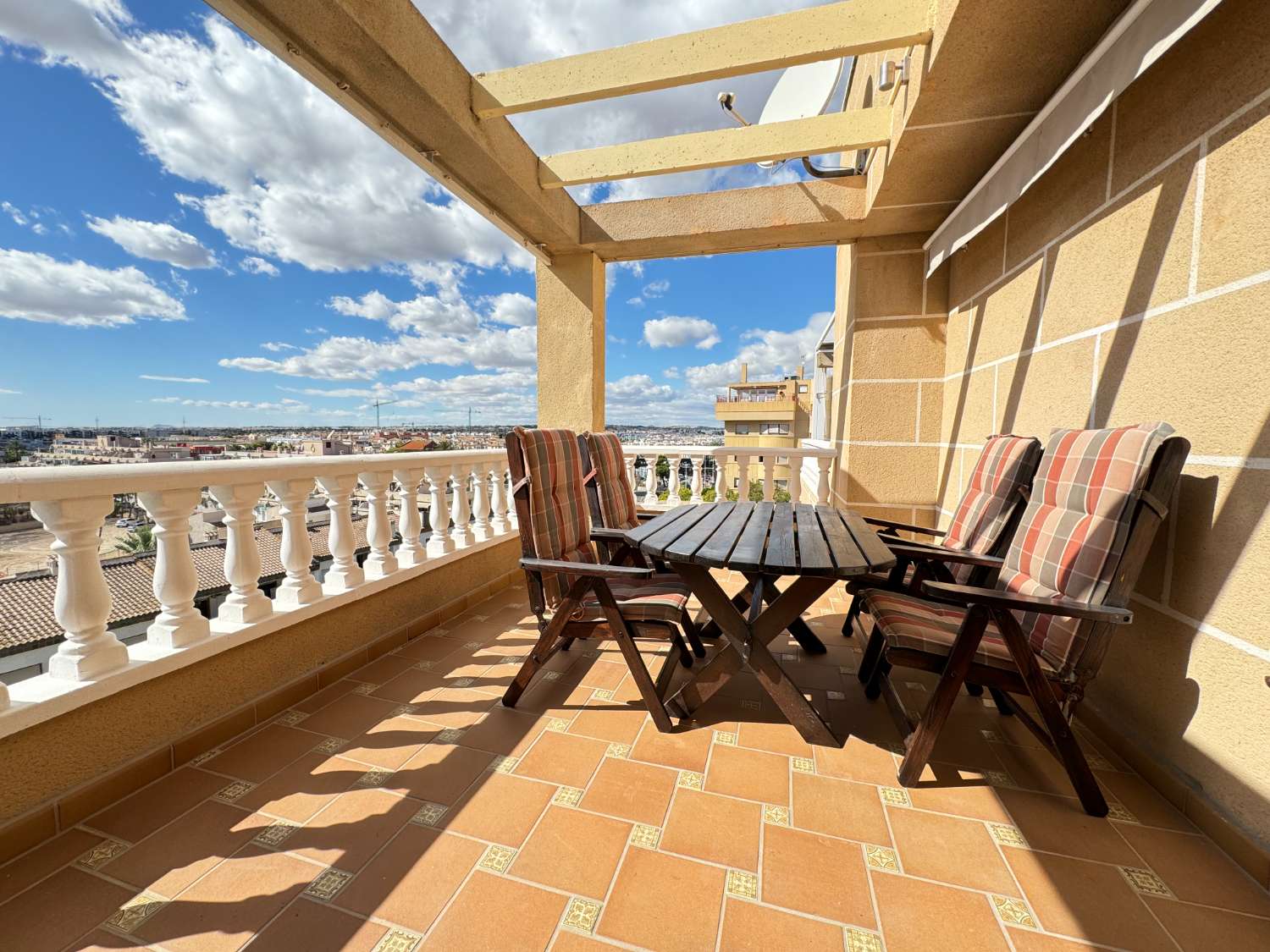 Incroyable duplex de 3 chambres, 2 salles de bains avec vue sur la mer