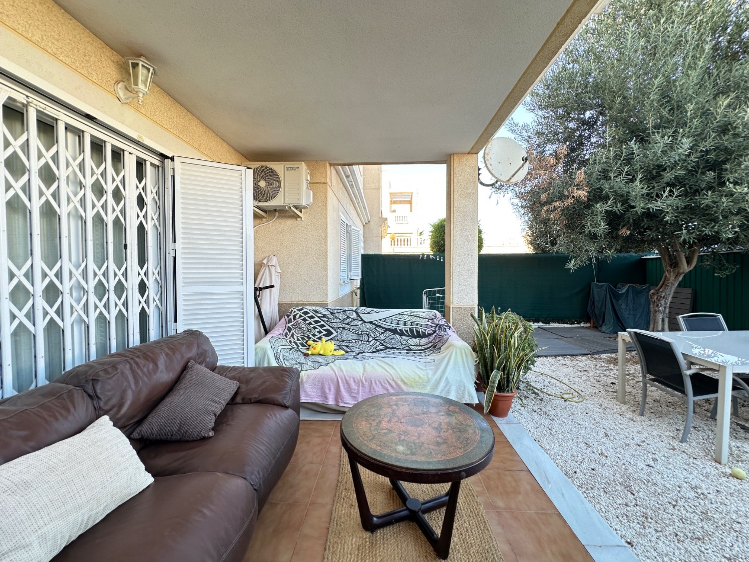 Ground floor apartment in Zeniamar 6 with 2 bedrooms 2 bathrooms, garden and communal pool