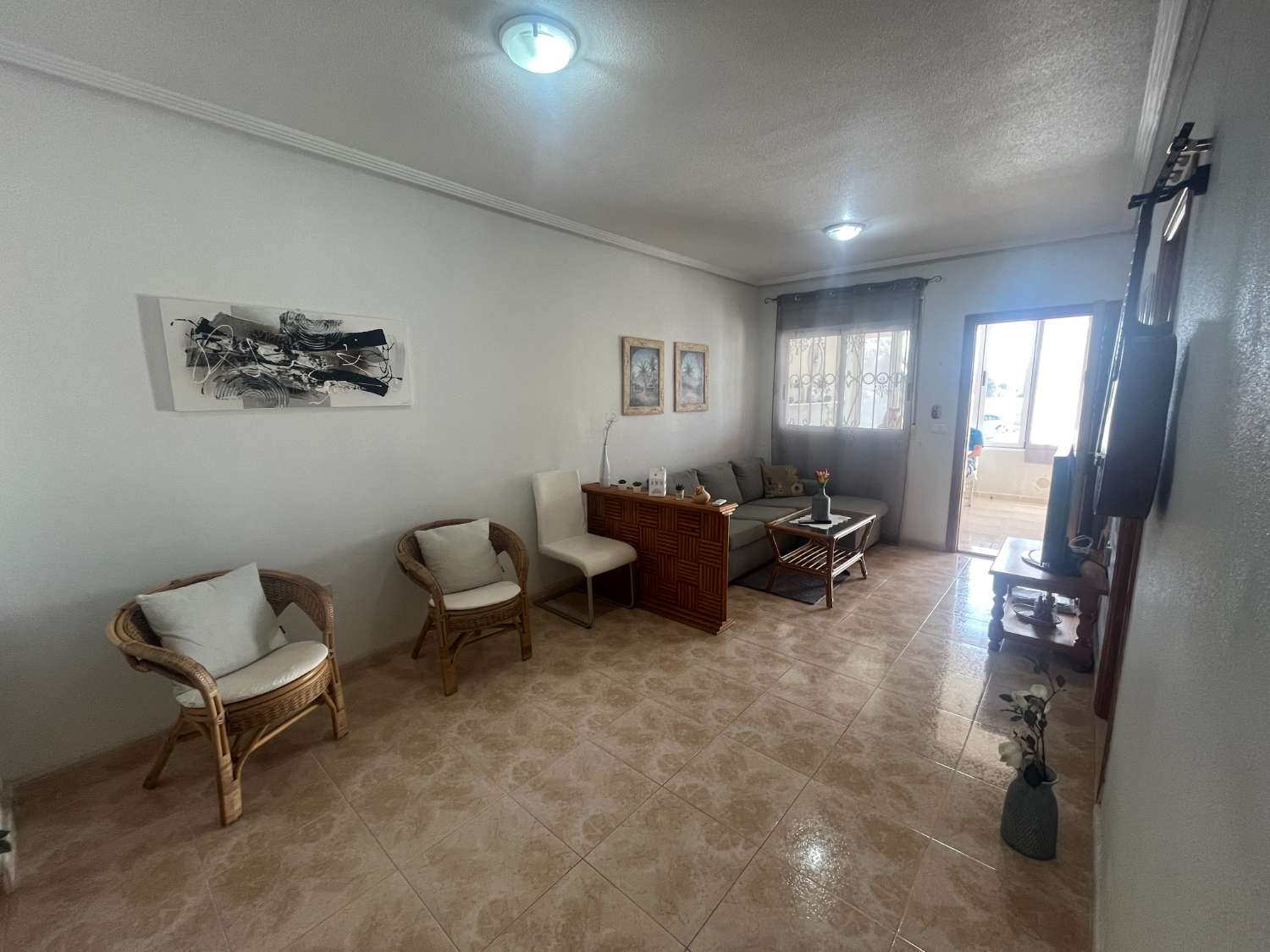 apartamento en planta baja  de 2 dormitorios situado en los altos de Orihuela costa