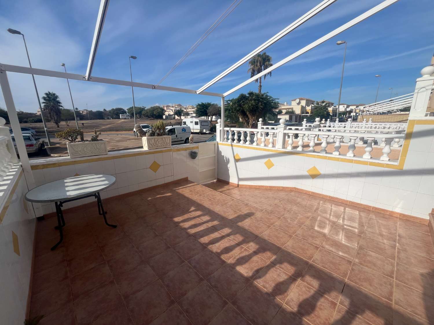 apartamento en planta baja  de 2 dormitorios situado en los altos de Orihuela costa