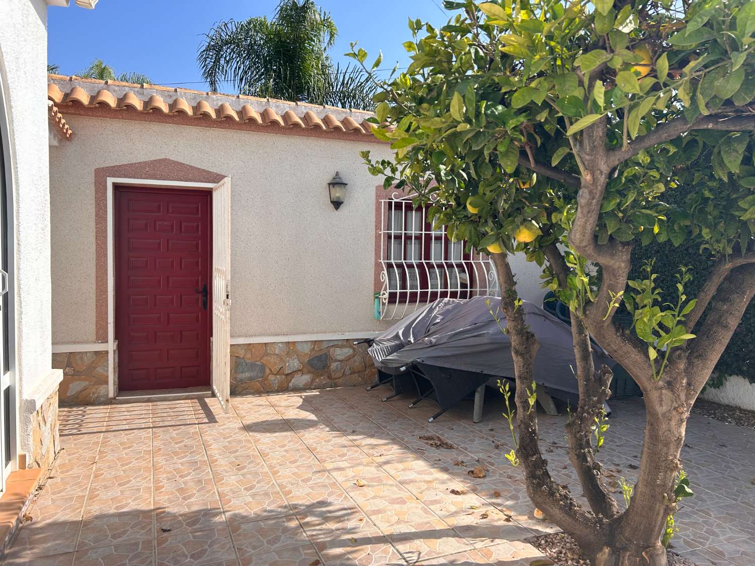 Espaciosa casa de 4 dormitorios con piscina privada y gran espacio al aire libre