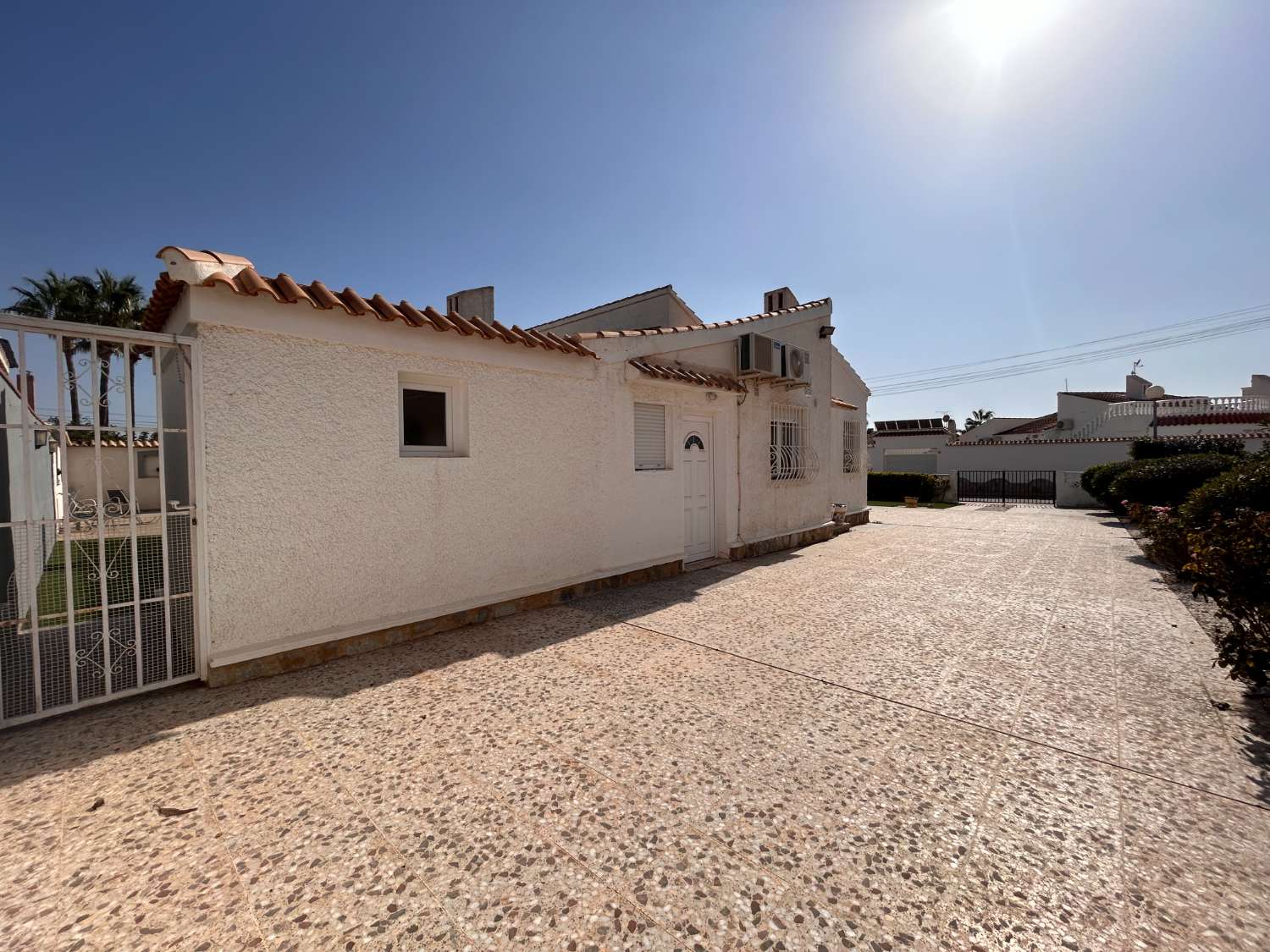 Espaciosa casa de 4 dormitorios con piscina privada y gran espacio al aire libre