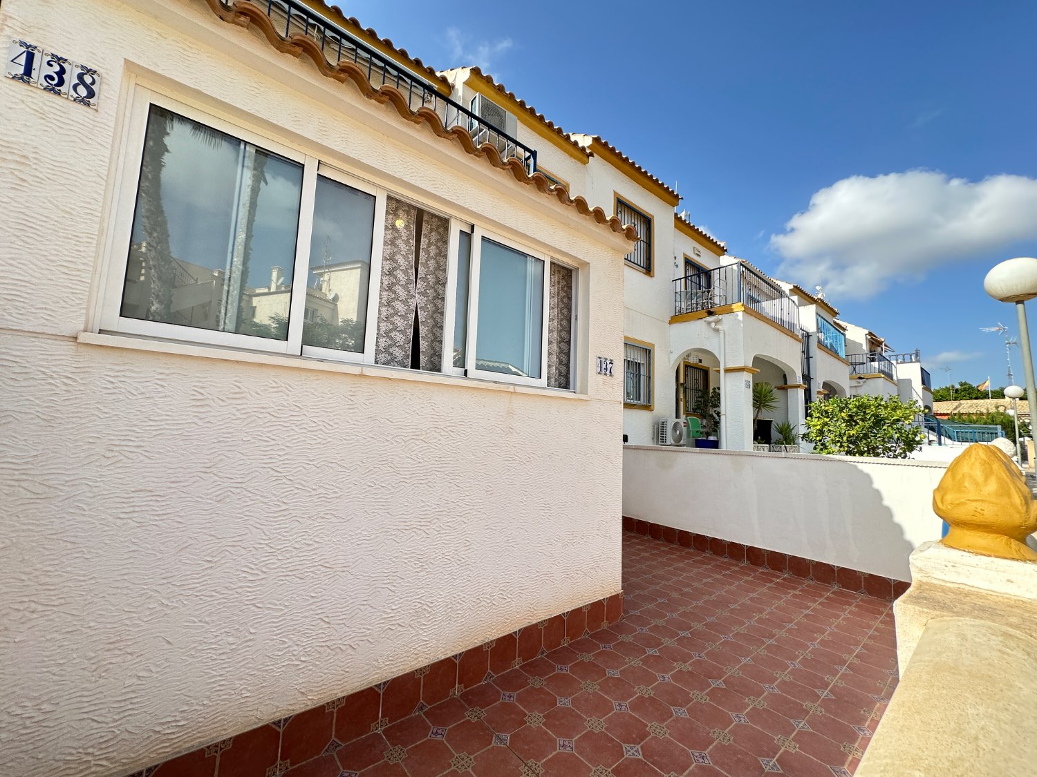 Appartement au rez-de-chaussée situé à La Florida (Orihuela Costa) avec 2 chambres, 1 salle de bain et 2 piscines communes