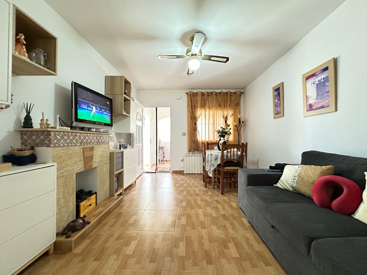 Ground floor apartment located in La Florida (Orihuela Costa) with 2 bedrooms 1 bathroom and 2 communal swimming pools