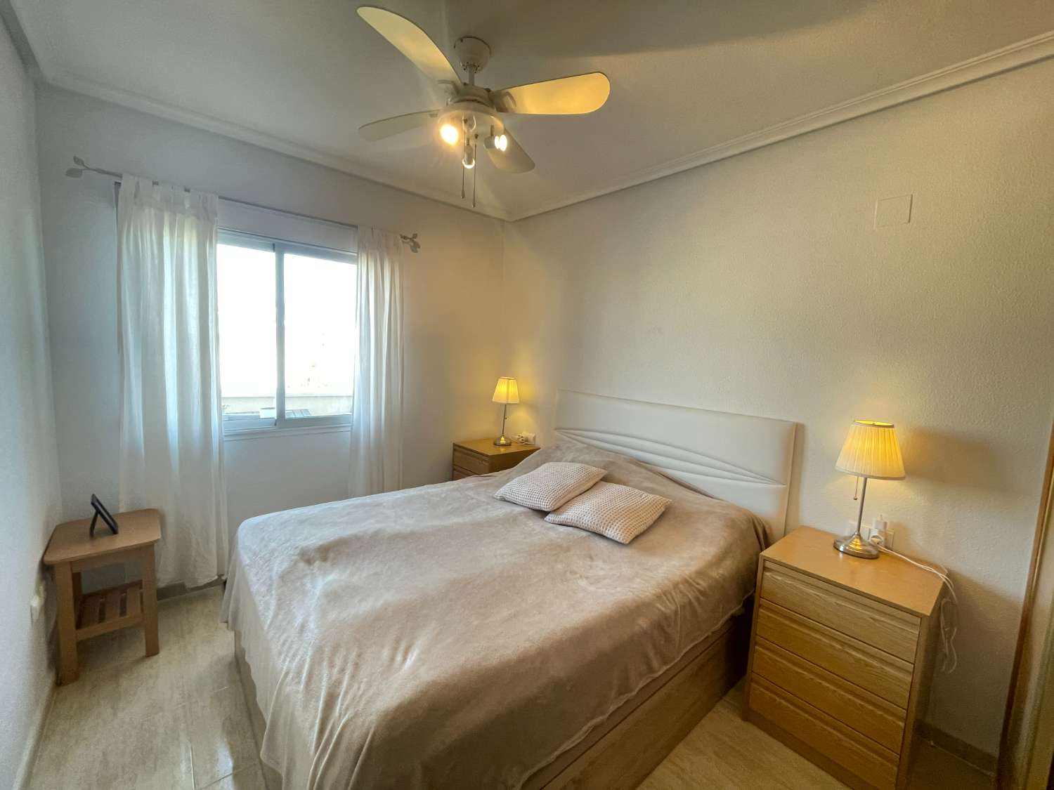 P-1499 Bonito apartamento en planta alta con 2 dormitorios y 1 baño.