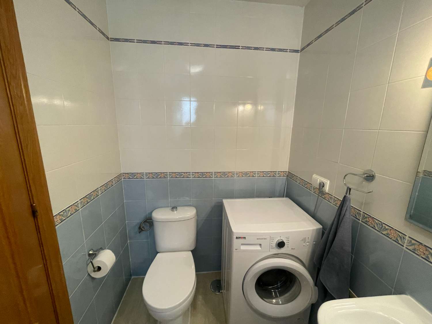 P-1499 Bonito apartamento en planta alta con 2 dormitorios y 1 baño.