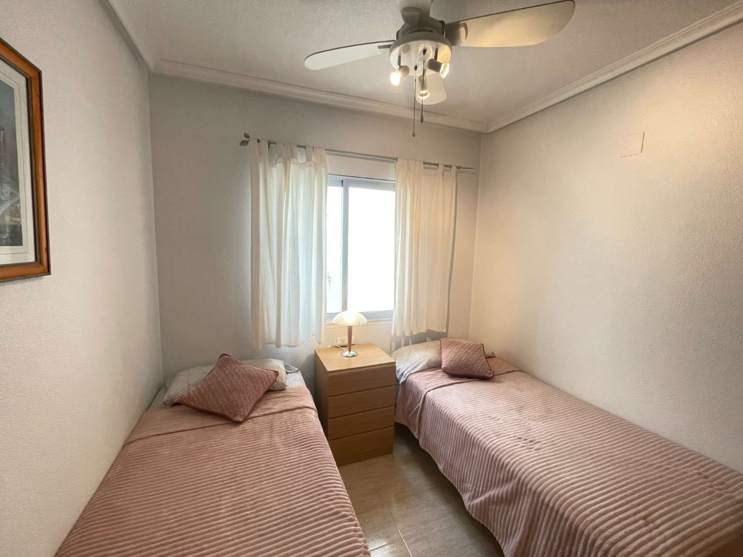 P-1499 Bonito apartamento en planta alta con 2 dormitorios y 1 baño.