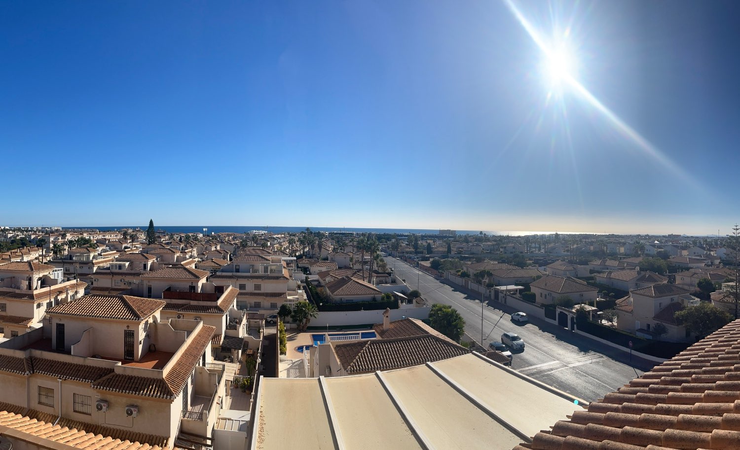 Penthouse spacieux de 117m2 3 chambres et 2 salles de bains à 1,2 km de la plage