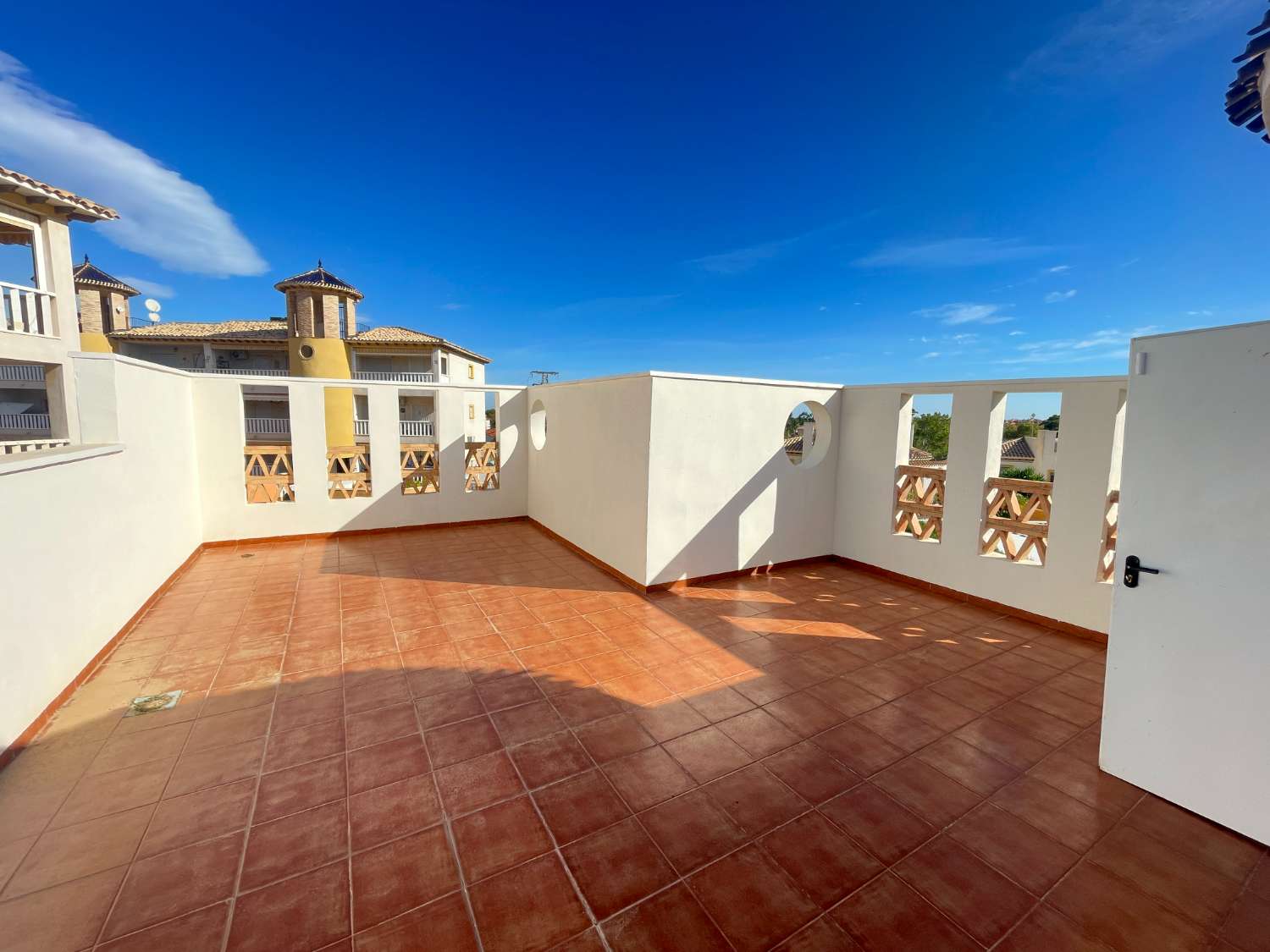 Villa de 3 dormitorios y 2 baños en Lomas de Cabo Roig.