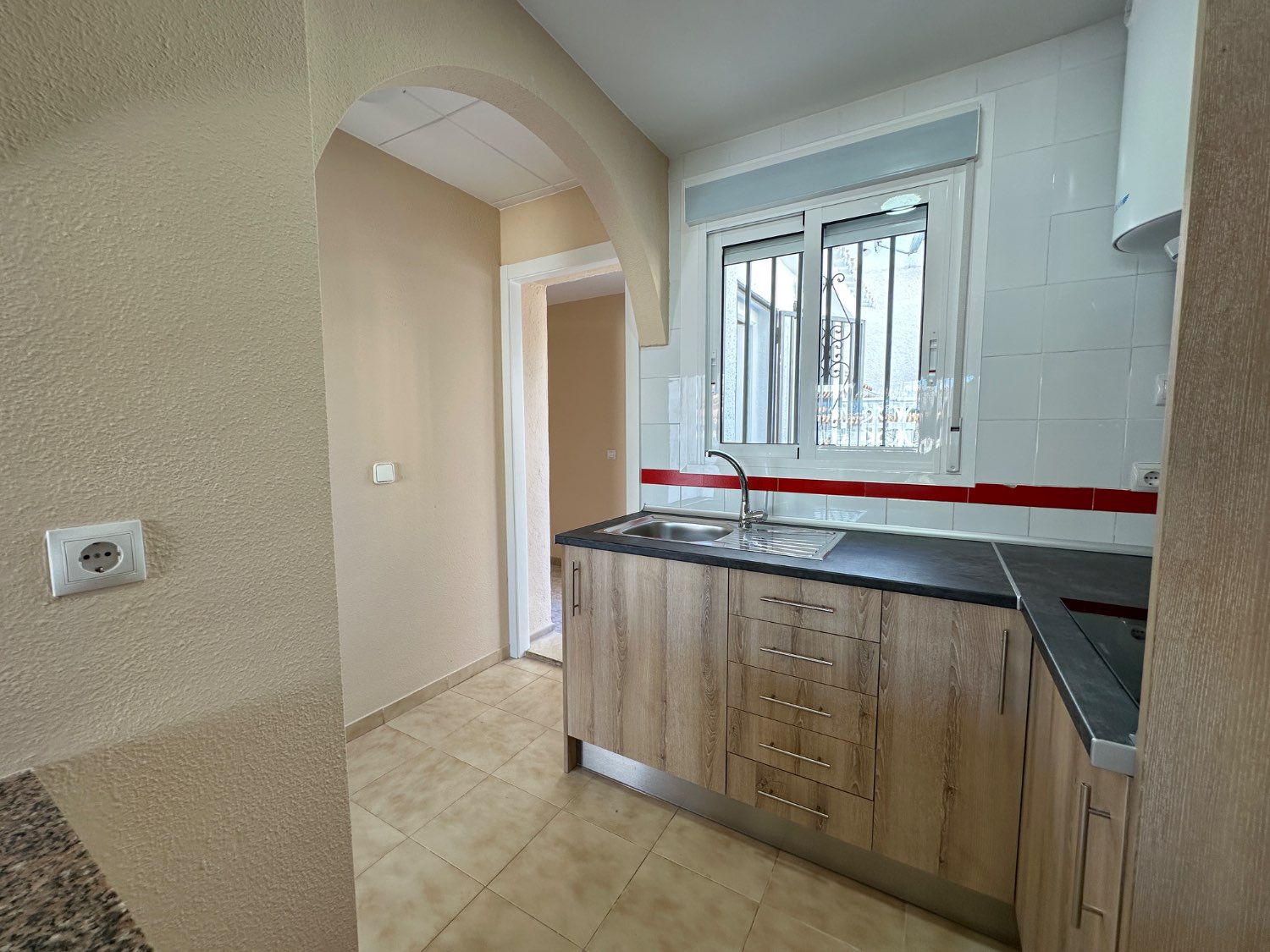 Duplex con 3 camere da letto e 2 bagni situato a La Florida, Orihuela costa. 2 piscine, casa ristrutturata !