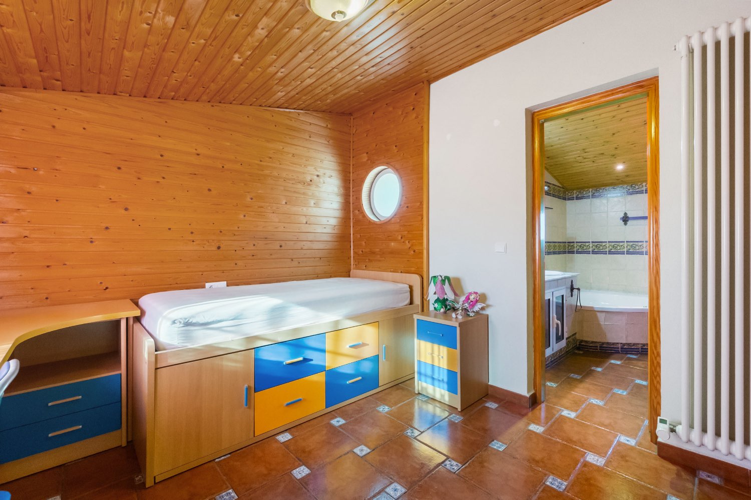 Villa con 4 camere da letto, 3 bagni, garage, sauna e piscina privata di acqua salata a La Florida Orihuela costa.