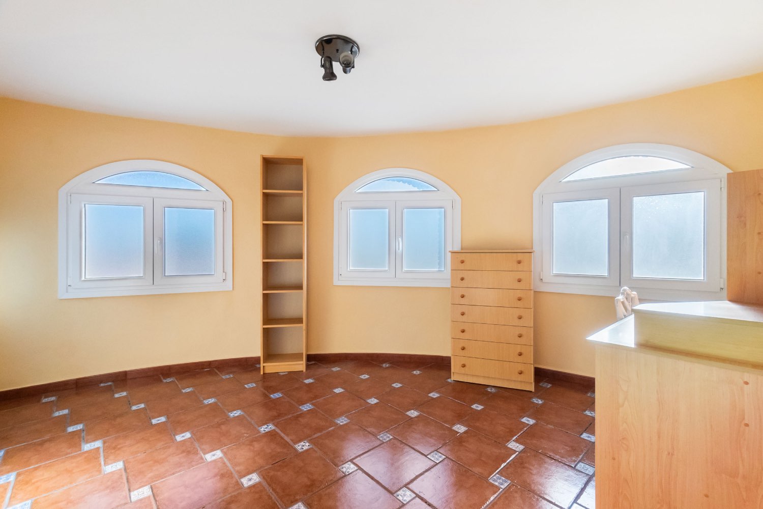 Villa con 4 camere da letto, 3 bagni, garage, sauna e piscina privata di acqua salata a La Florida Orihuela costa.